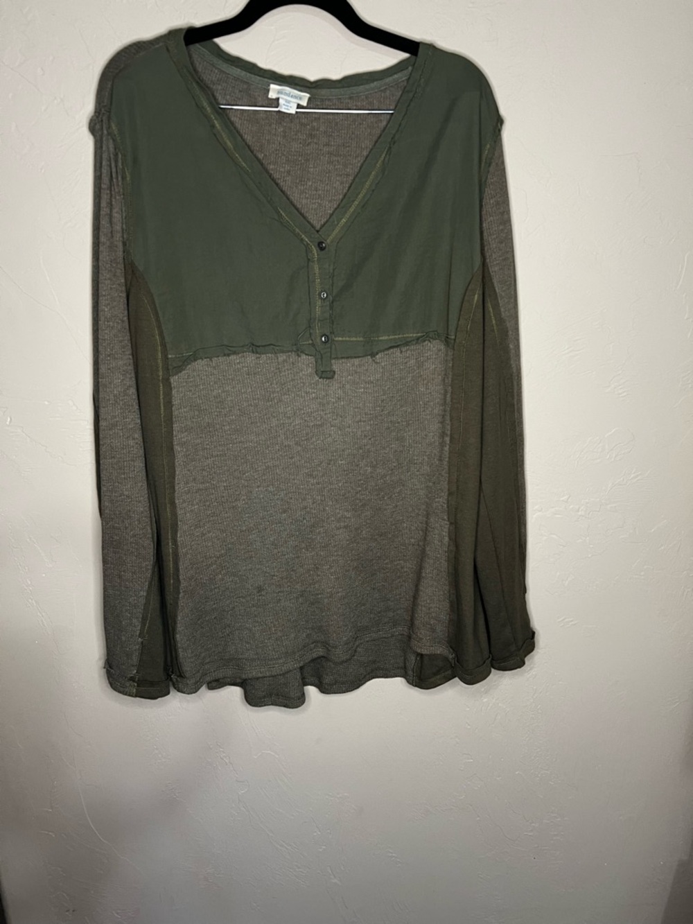 Sundance Green Waffle Knit Colorblock Thumbholes Boho Top - Picture 2 of 8